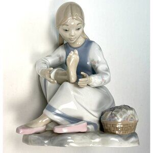 Nao by LLADRO 8" Porcelain Sculpture Figurine Sitting Girl Foot Massage Spain